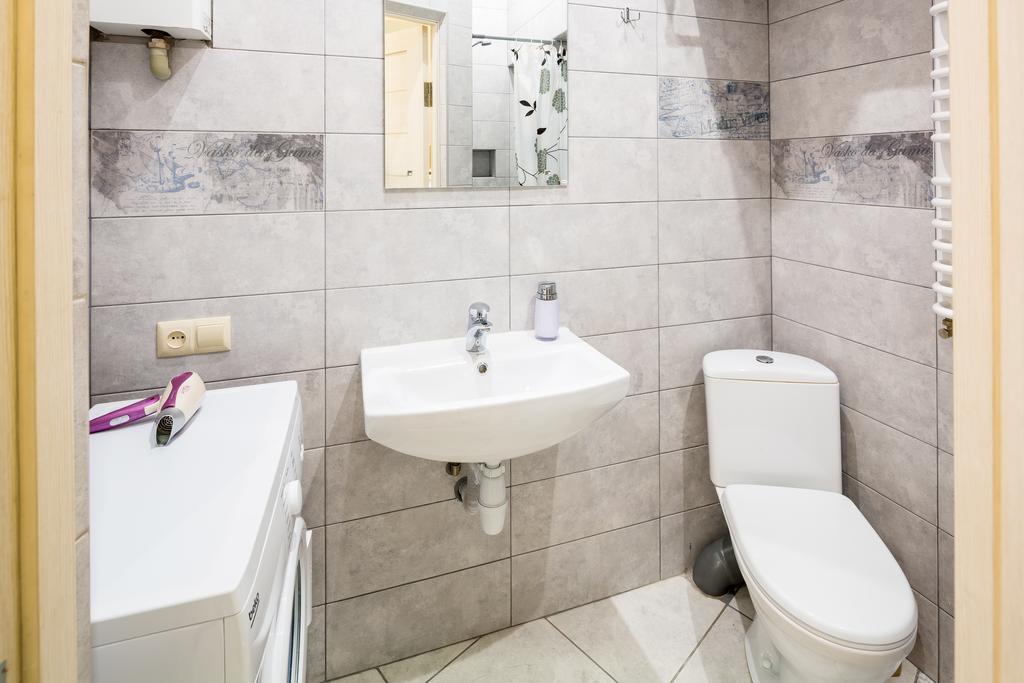 Avangard Studio Apartment Lviv Bagian luar foto
