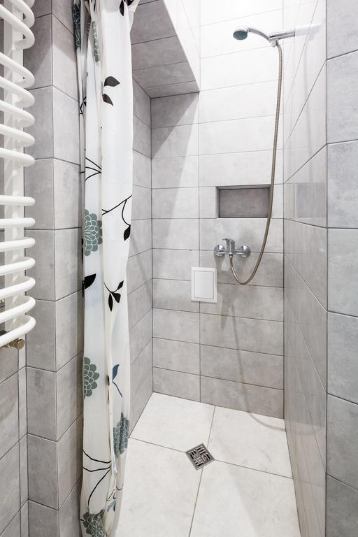 Avangard Studio Apartment Lviv Bagian luar foto