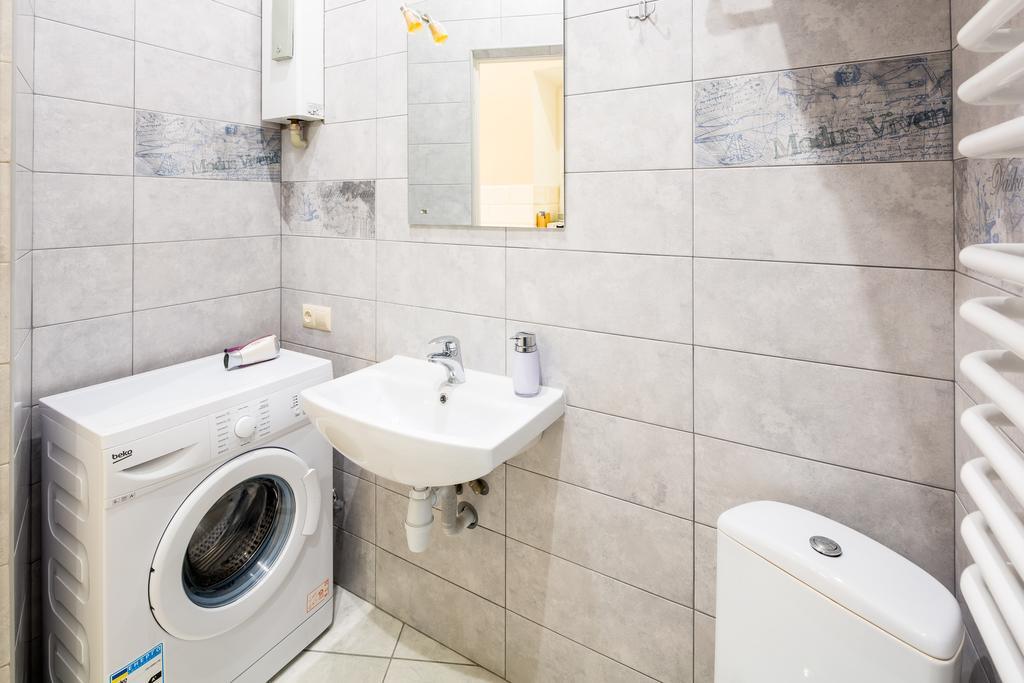 Avangard Studio Apartment Lviv Bagian luar foto